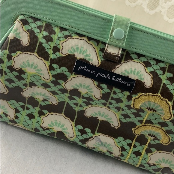 Petunia Pickle Bottom Diaper Bag Clutch - Picture 2 of 5